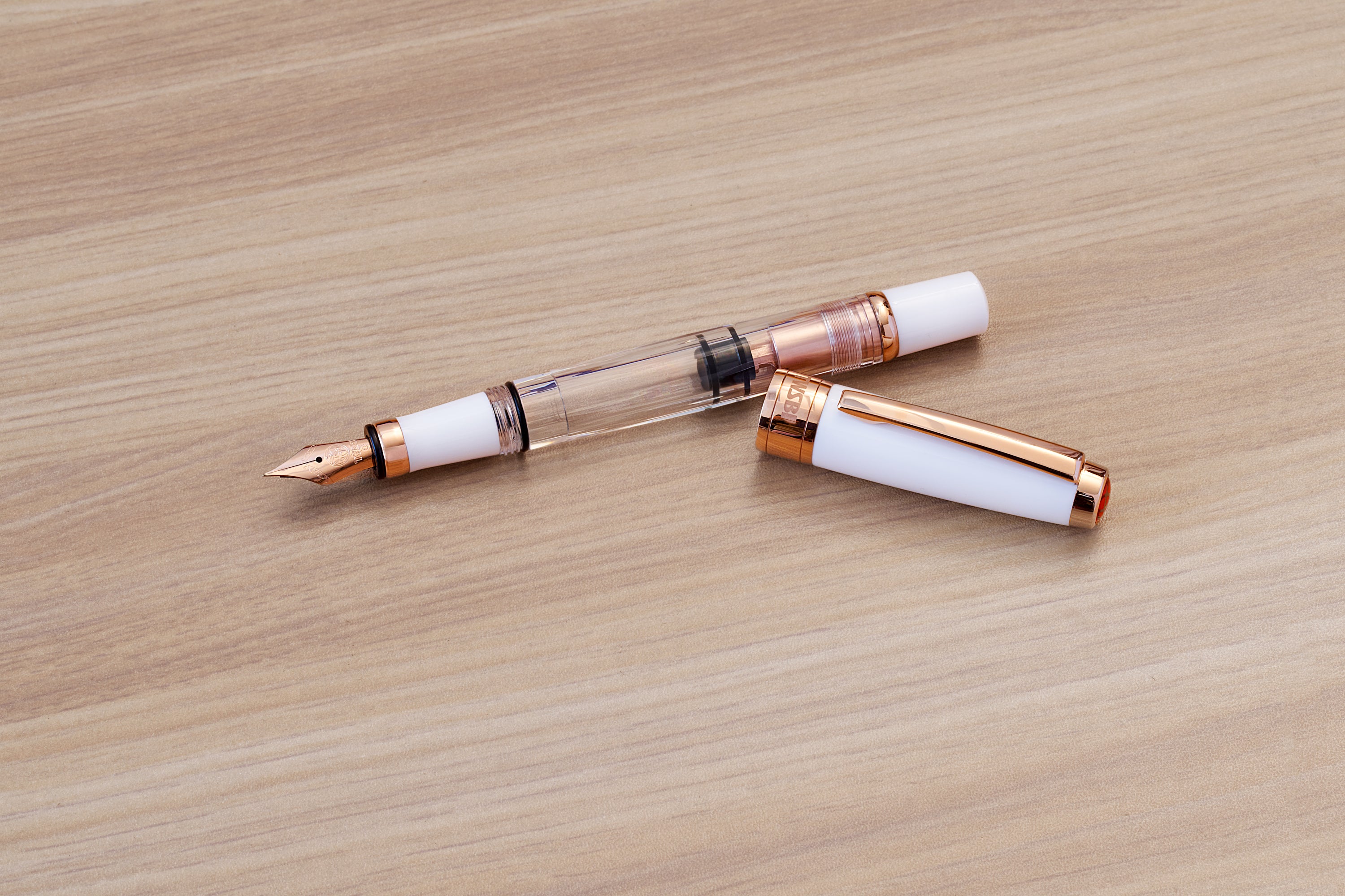 ツイスビー　ダイヤモンド580 F ローズゴールド TWSBI（ツイスビー） 万年筆 ダイヤモンド580 ホワイトローズ